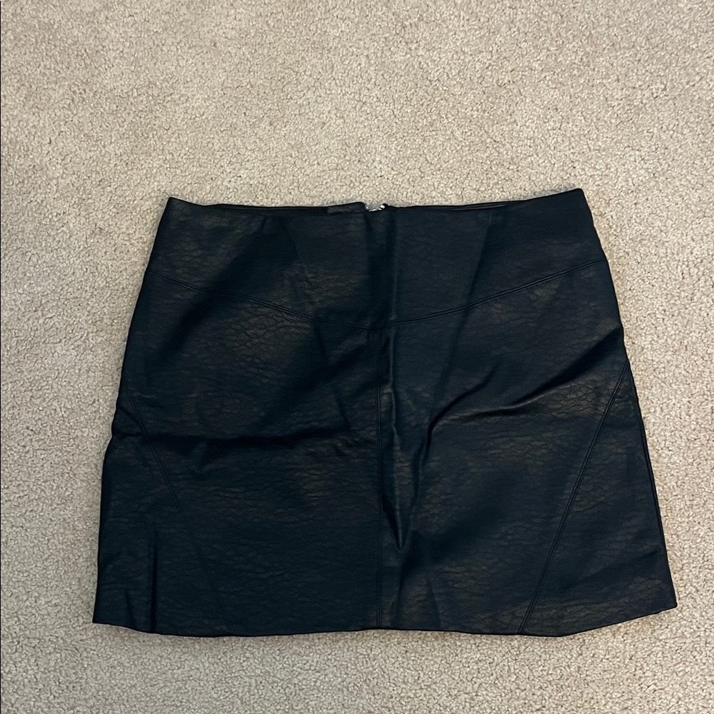 Elegant Black Faux Leather Mini Skirt